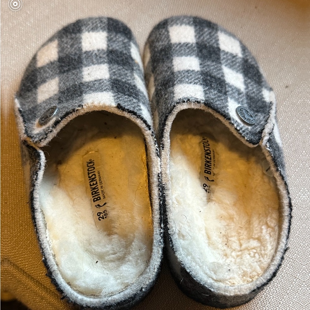Boys Birkenstock slippers/clogs